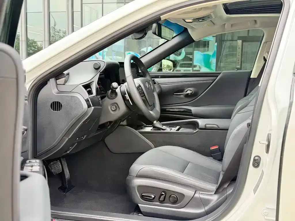 Lexus ES 2023 из CN, фото 10