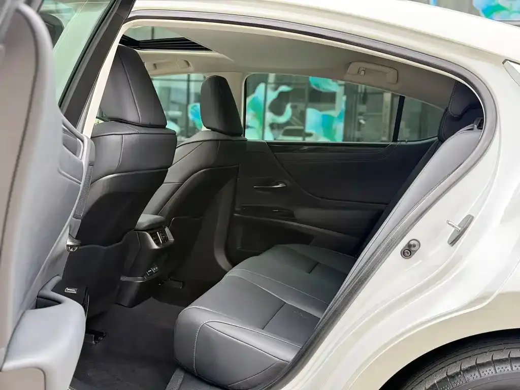 Lexus ES 2023 из CN, фото 9