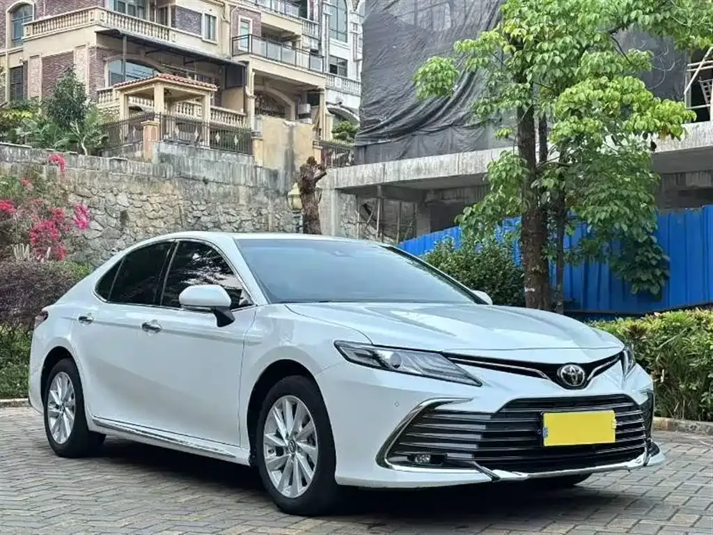 Toyota Camry — фото 7