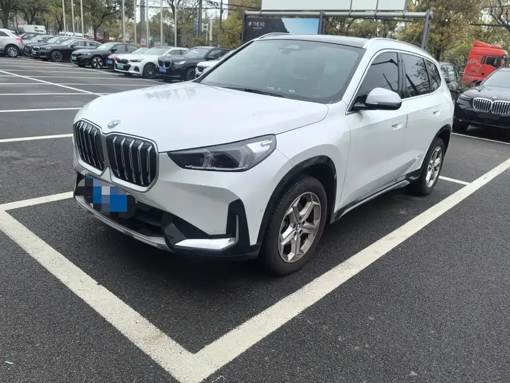 BMW X1 — фото 1