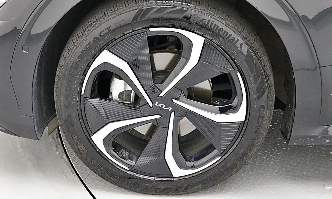 Kia EV6 — фото 9