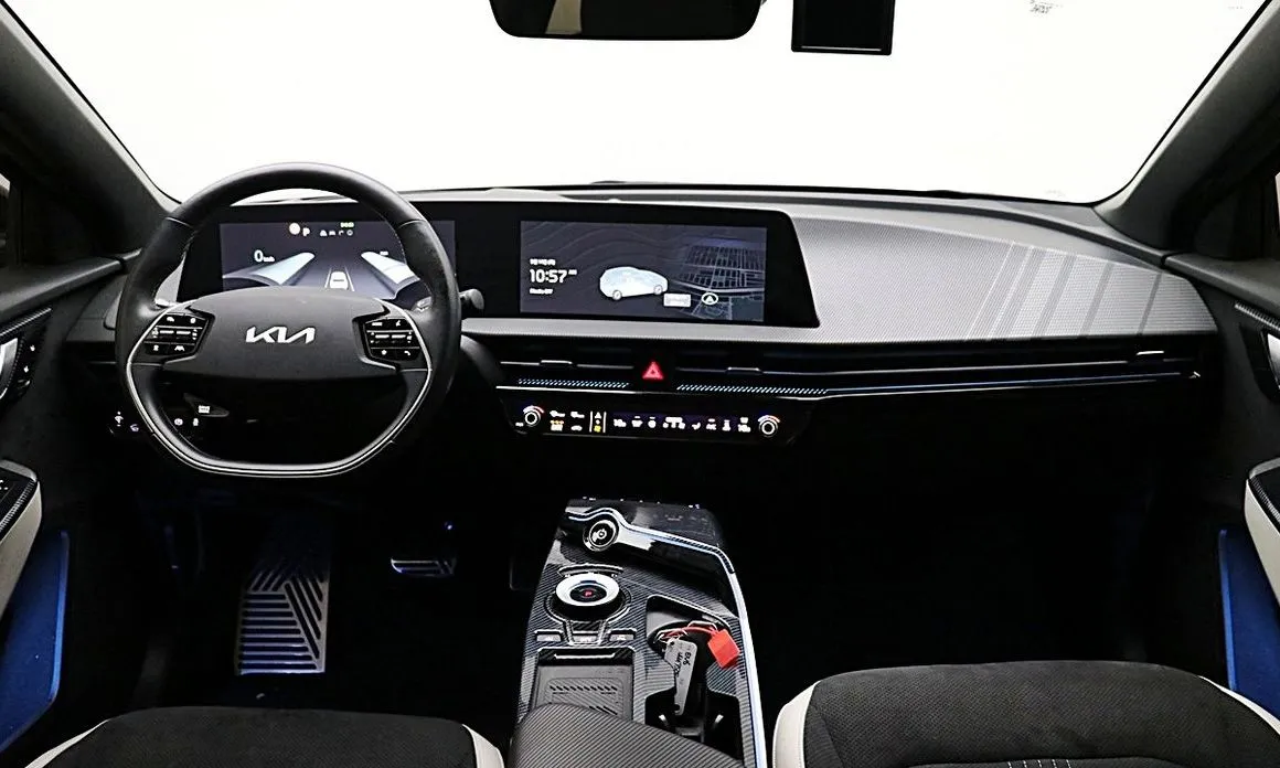 Kia EV6 — фото 10