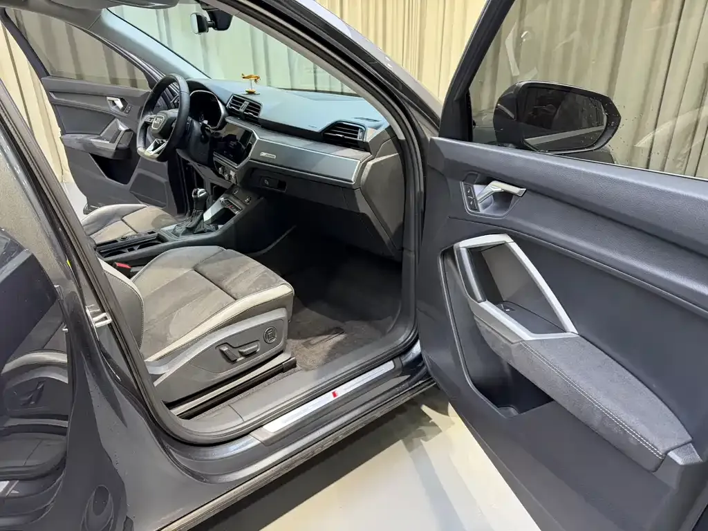 Audi Q3 2023 из CN, фото 5