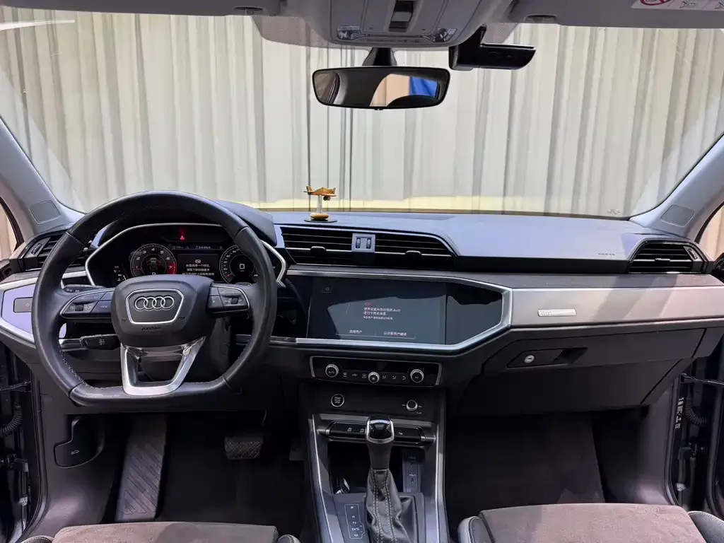 Audi Q3 2023 из CN, фото 4