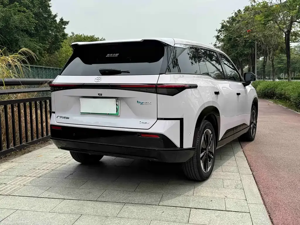 Toyota Platinum 3X 2025 из CN, фото 7