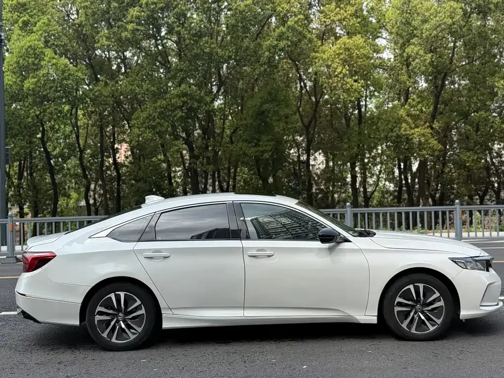 Honda Inspire 2023 из CN, фото 8