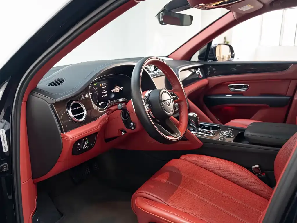 Bentley Bentayga 2021 из CN, фото 10