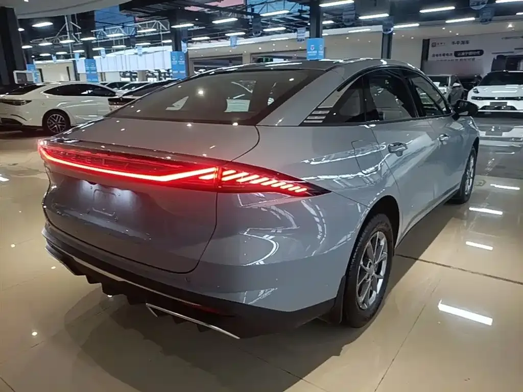 Geely Galaxy L6 2025 из CN, фото 9