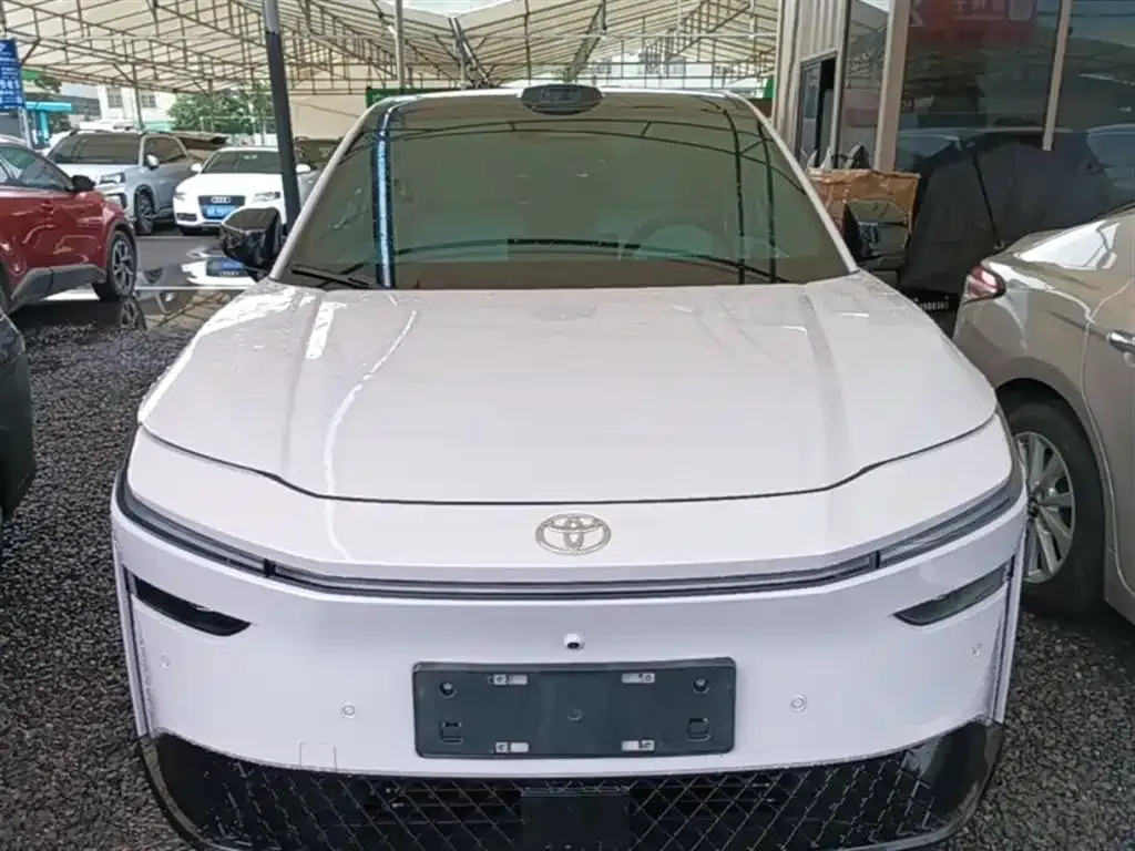 Toyota Platinum 3X 2025 из CN, фото 6
