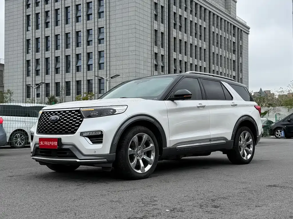 Ford Explorer — фото 10