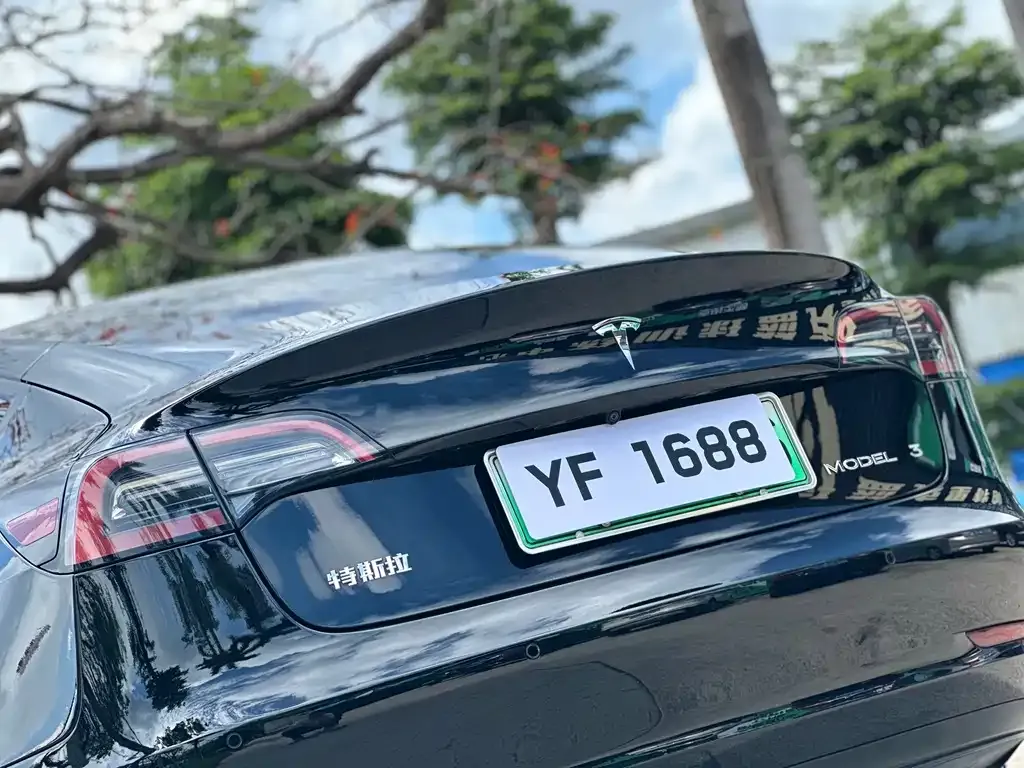 Tesla Model 3 — фото 9