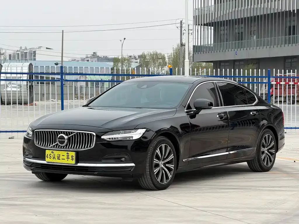 Volvo S90 — фото 1