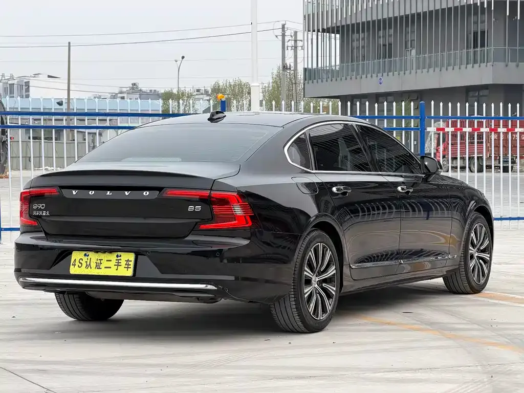 Volvo S90 — фото 9