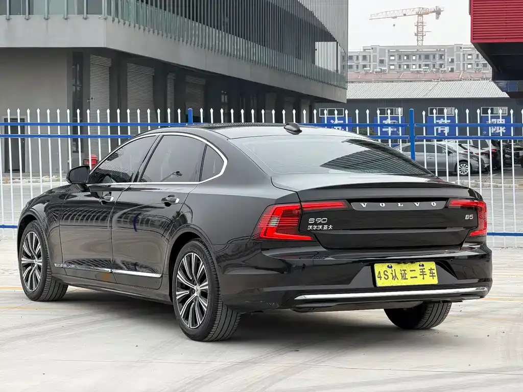 Volvo S90 — фото 10