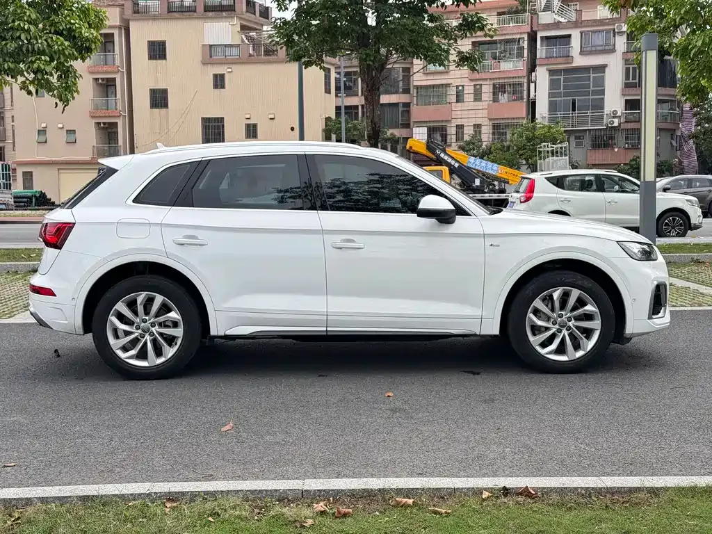 Audi Q5L — фото 4