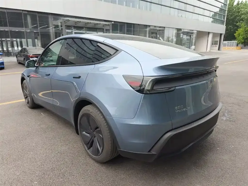 Tesla Model Y 2025 из CN, фото 4