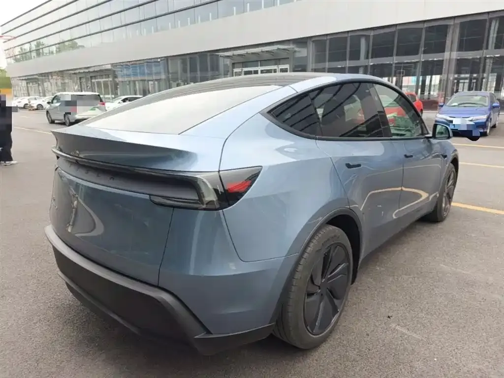 Tesla Model Y 2025 из CN, фото 10