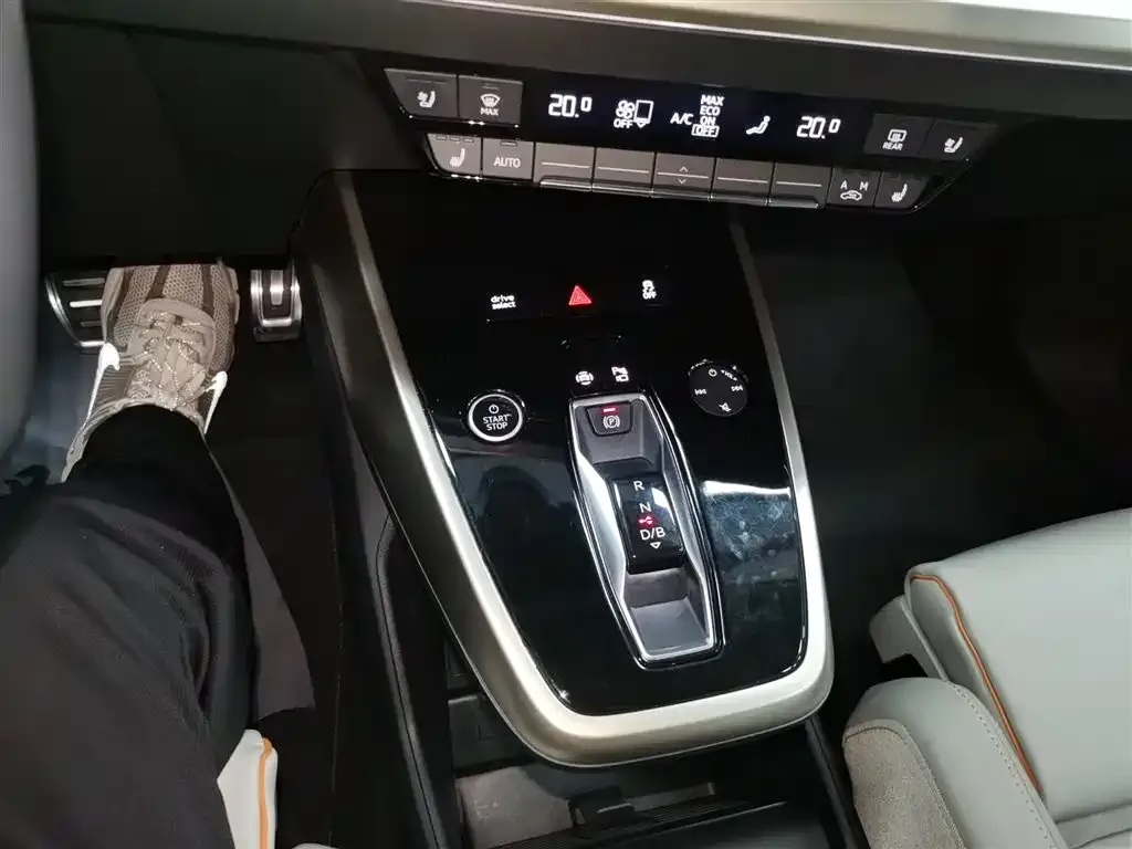 Audi Q5 e-tron 2024 из CN, фото 2