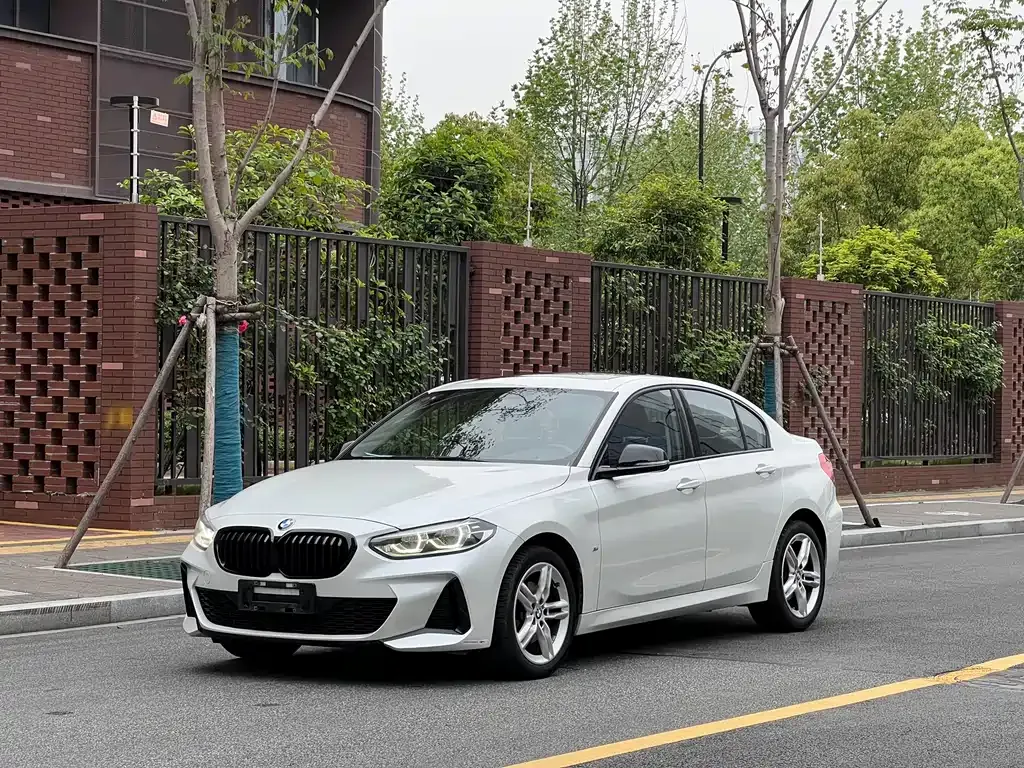 BMW 1 Series — фото 1
