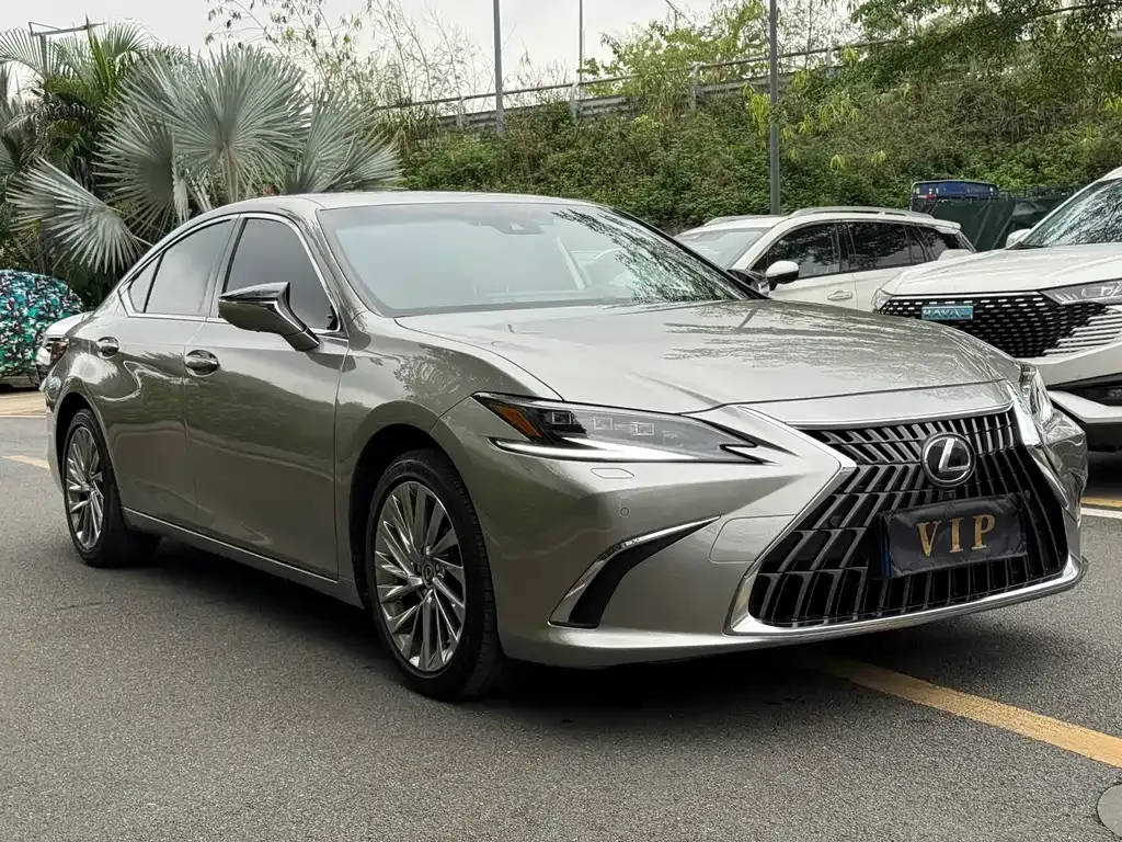 Lexus ES — фото 9