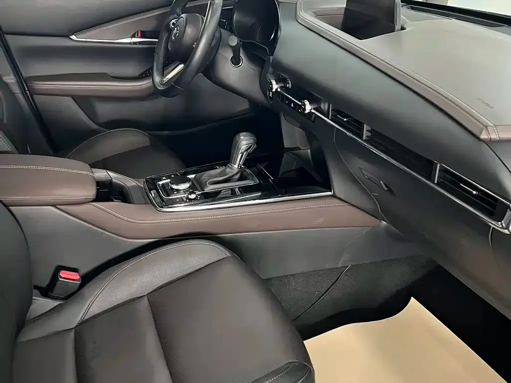 Mazda CX-30 — фото 10