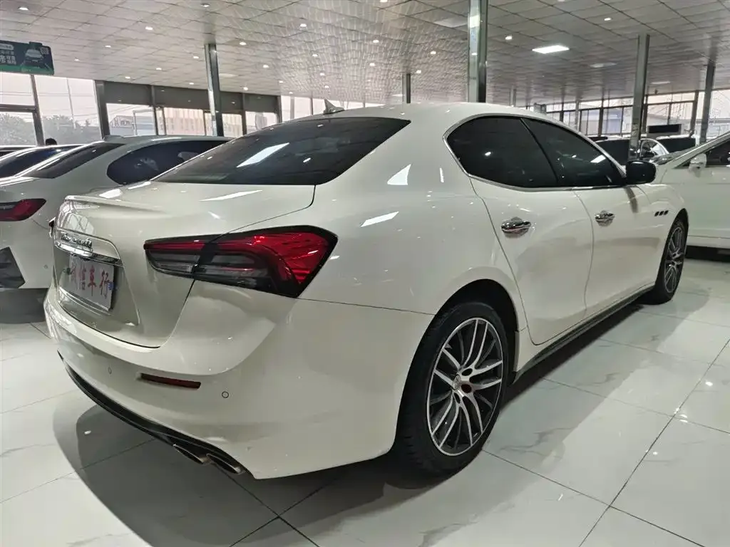 Maserati Ghibli — фото 9