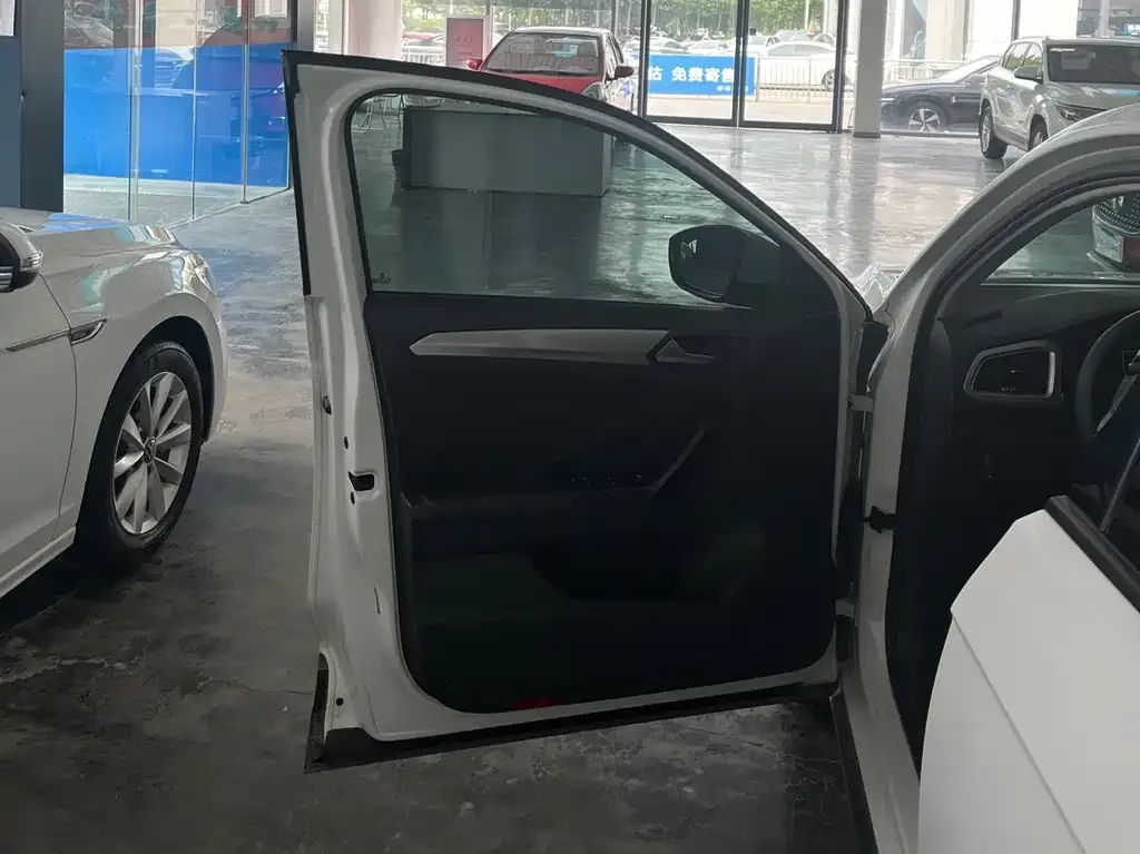 Volkswagen T-Roc 2021 из CN, фото 8