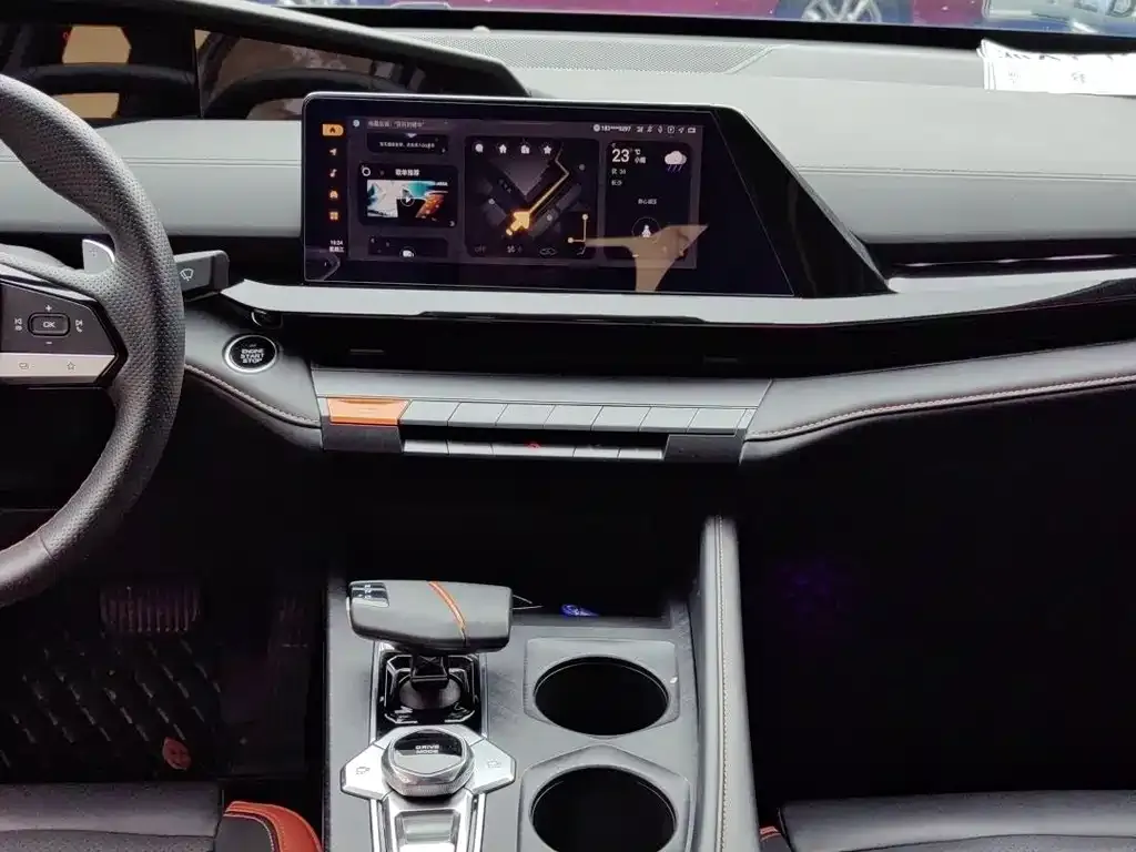 Changan UNI-V 2023 из CN, фото 4