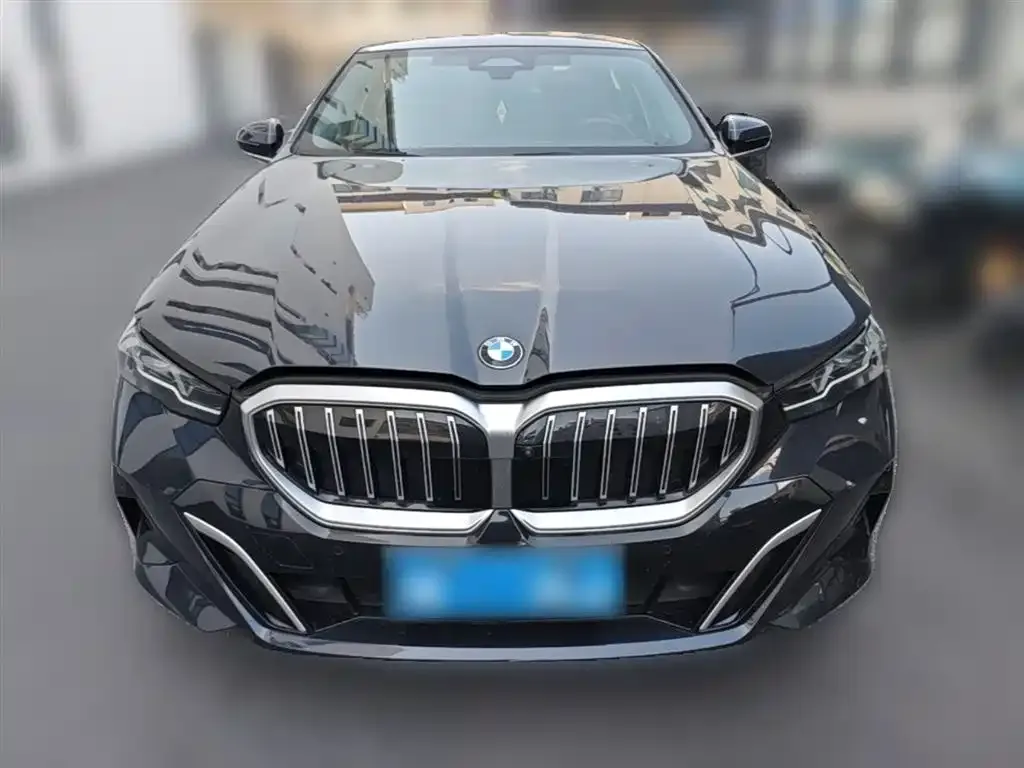 BMW 5 Series — фото 4