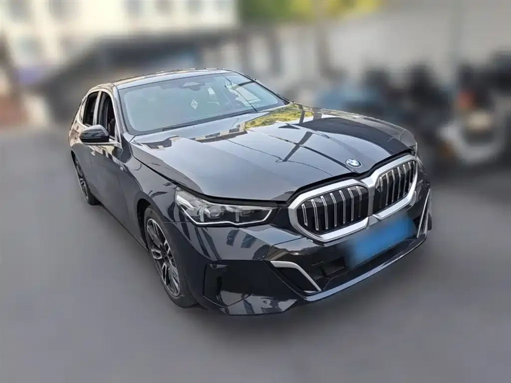 BMW 5 Series — фото 2