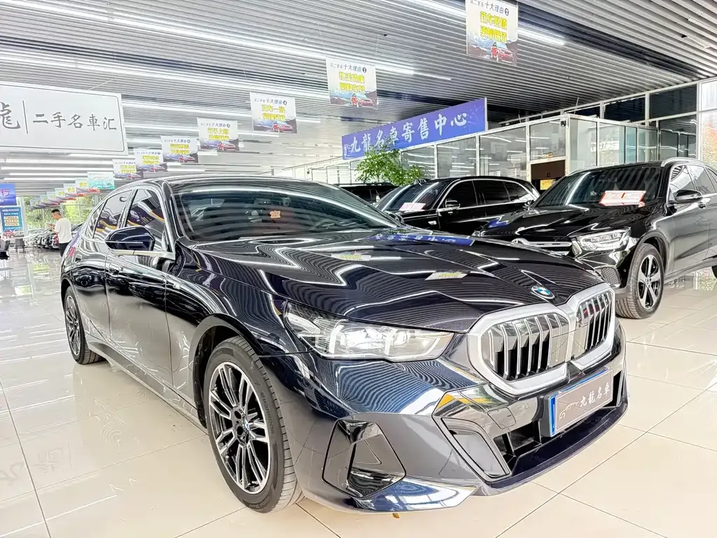 BMW 5 Series — фото 5