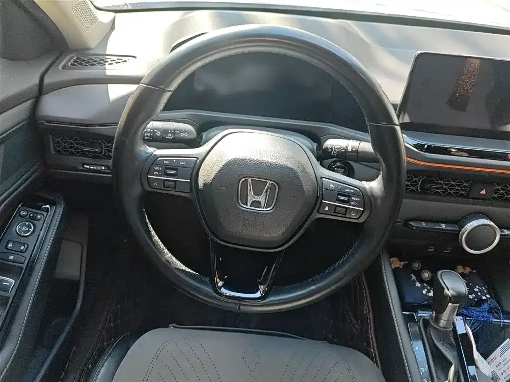 Honda Accord — фото 8