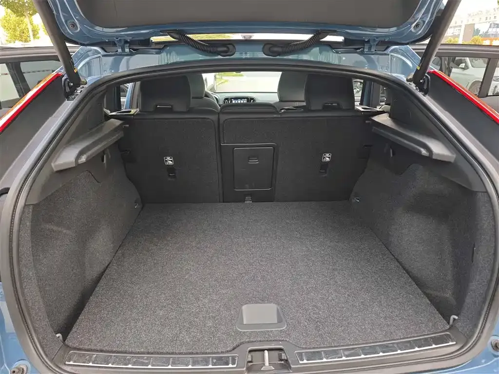 Volvo C40 2023 из CN, фото 8