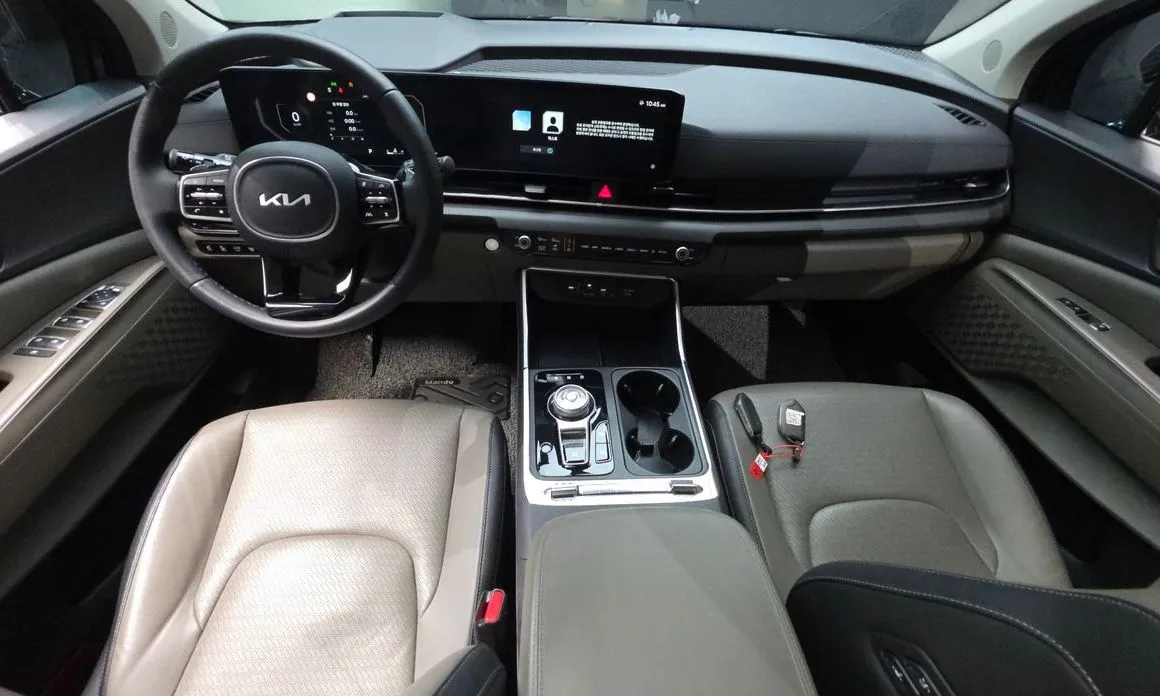 Kia Carnival — фото 10