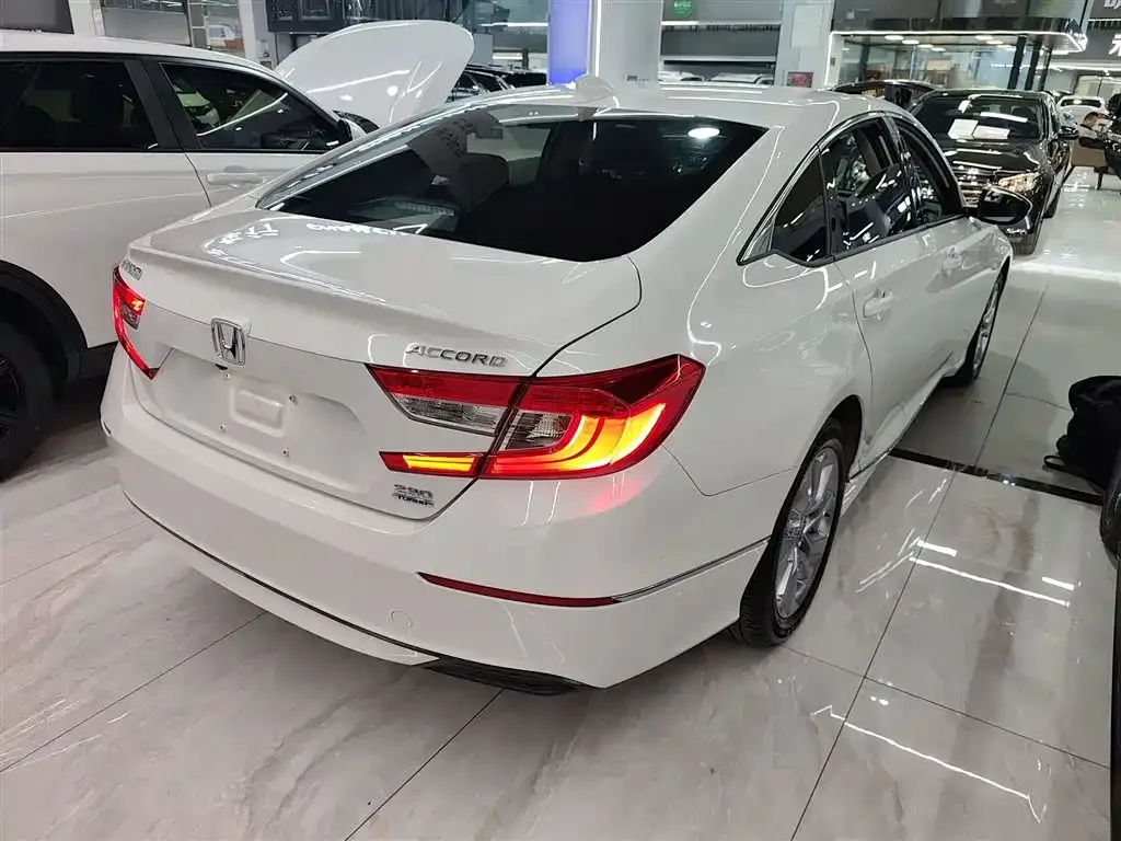 Honda Accord — фото 5