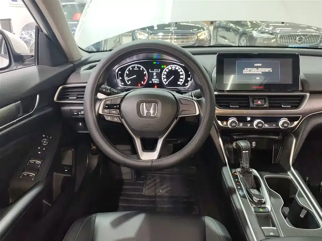 Honda Accord — фото 8