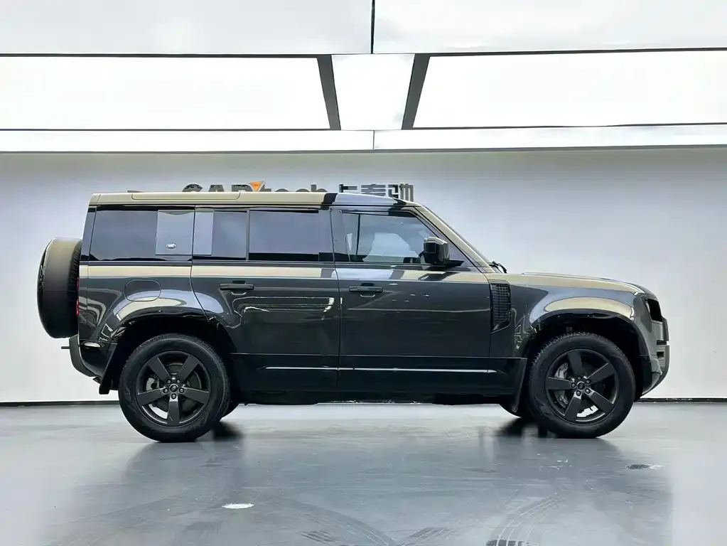 Land Rover Defender — фото 6