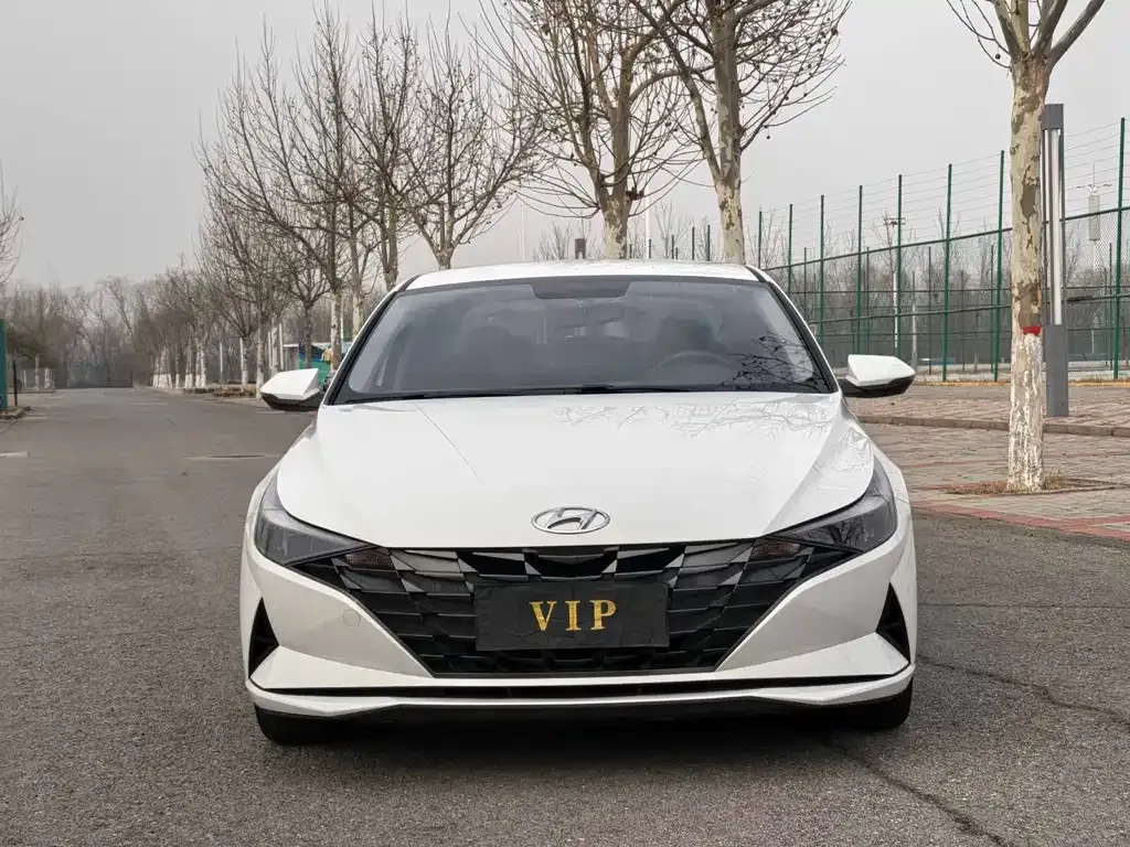 Hyundai Elantra — фото 4