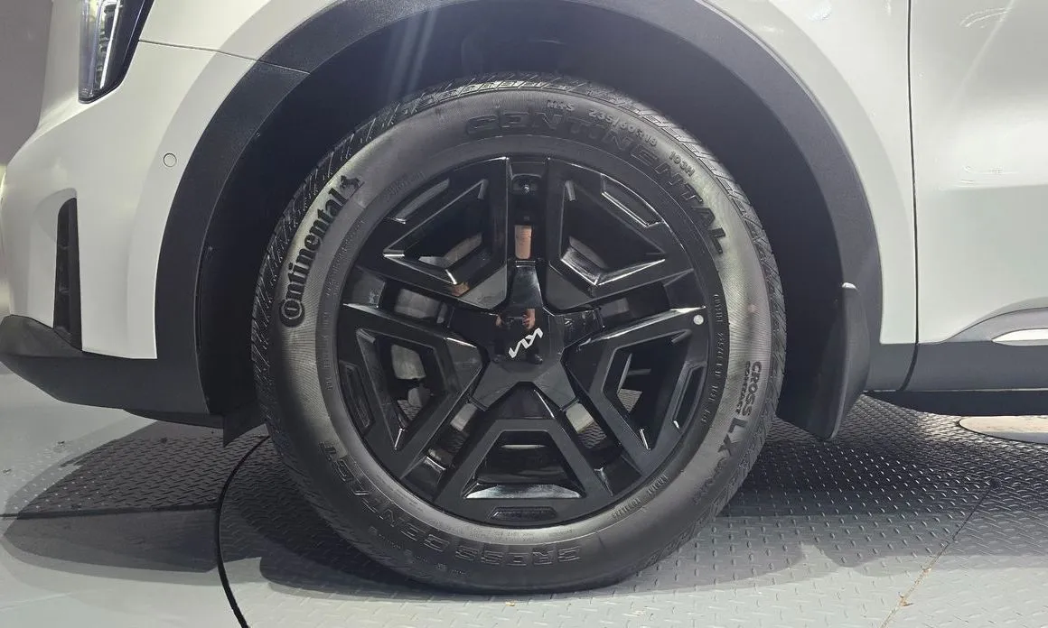 Kia Sorento — фото 8