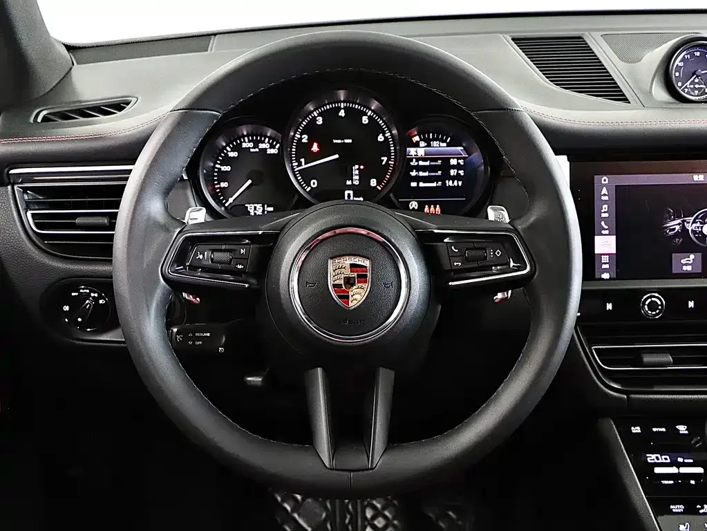 Porsche Macan — фото 10