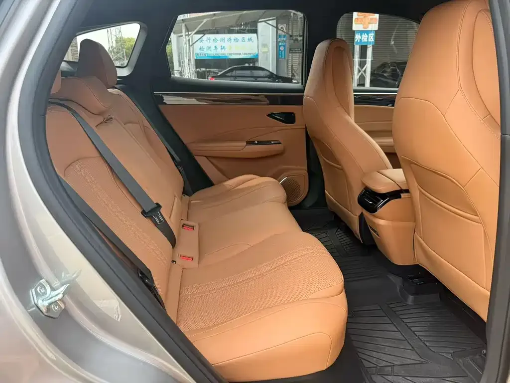 Geely Galaxy L7 — фото 6