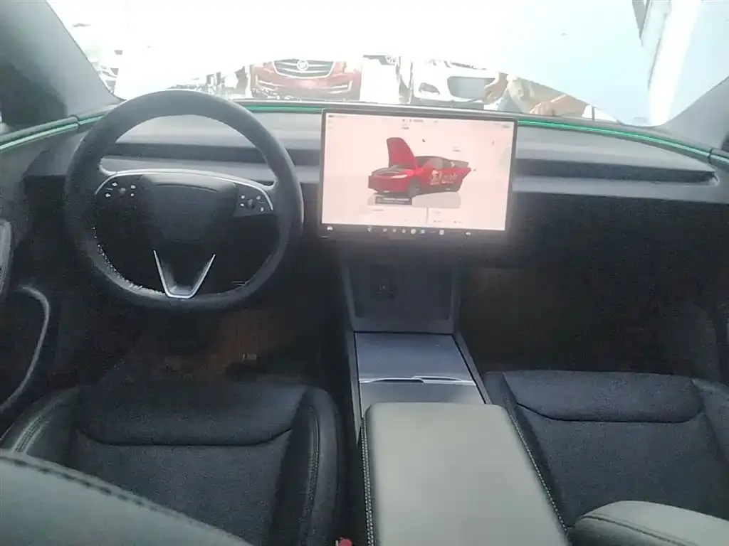 Tesla Model 3 — фото 4