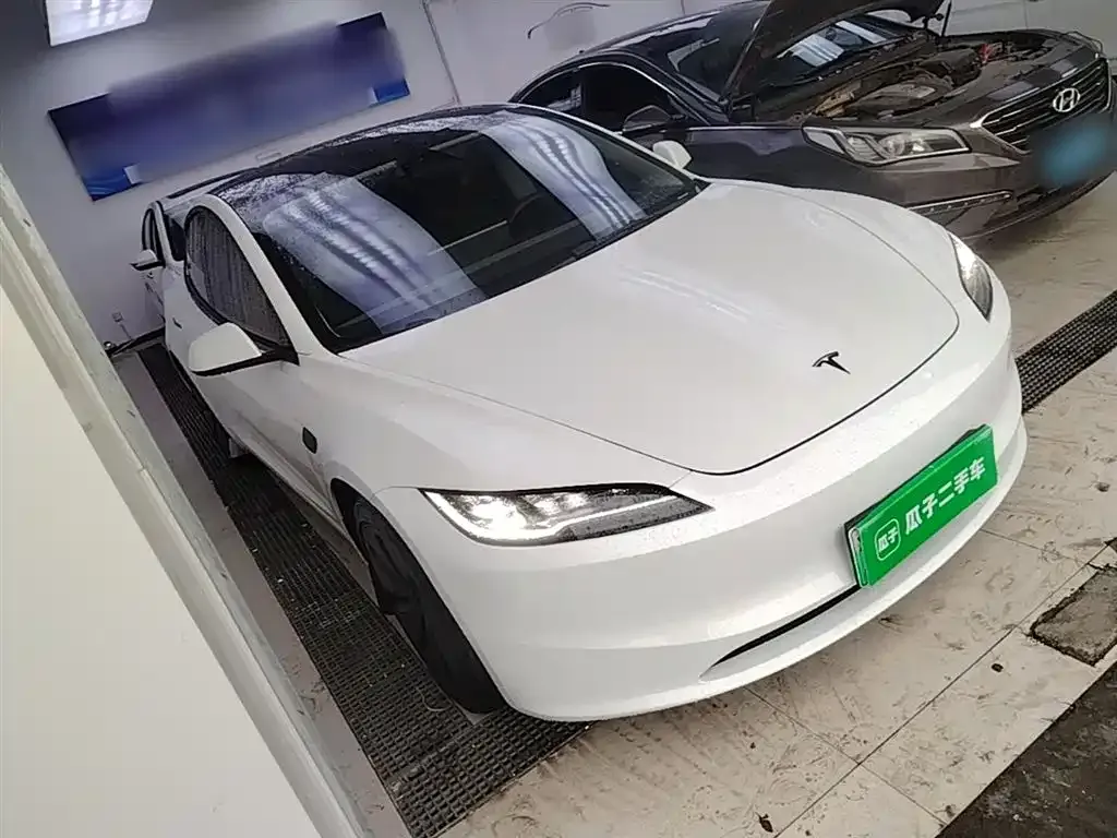 Tesla Model 3 — фото 10