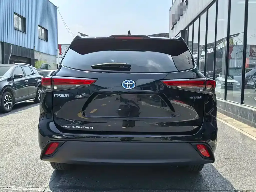 Toyota Highlander — фото 9