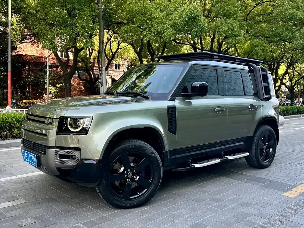 Land Rover Defender — фото 1