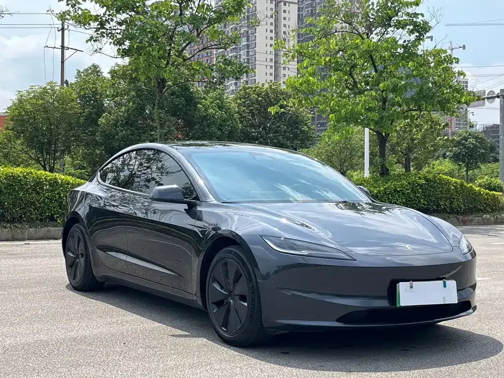 Tesla Model 3 — фото 2
