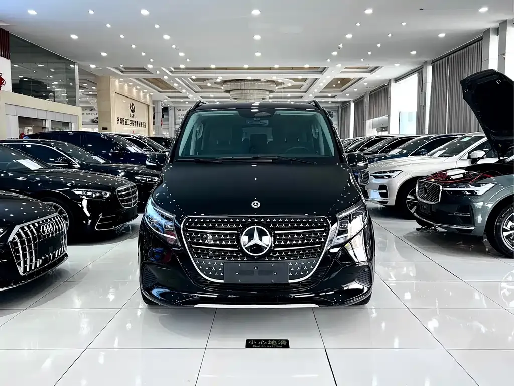 Mercedes-Benz V-Class — фото 2