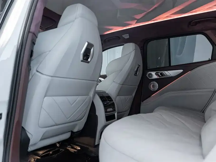 BMW XM 2025 из CN, фото 6
