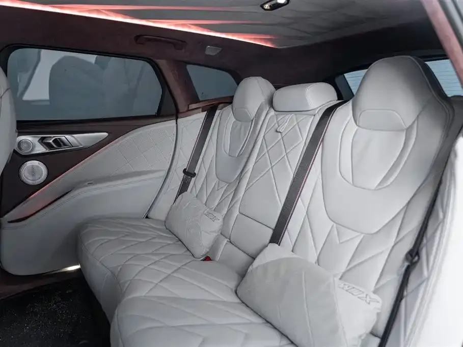 BMW XM 2025 из CN, фото 3