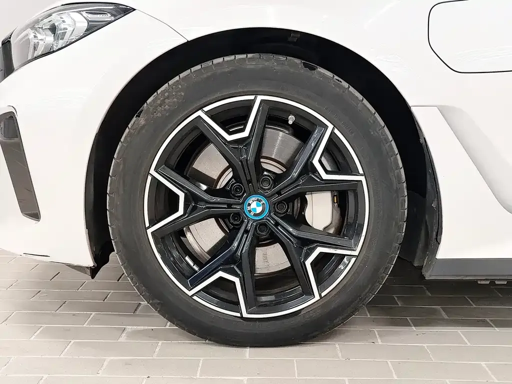 BMW i3 — фото 8